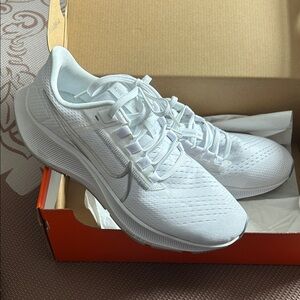 Nike Women's White Pegasus 38 Sneakers